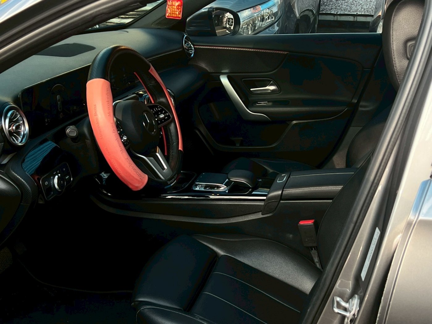 Benz 賓士 ／ A-Class ／ 2019年 ／ 2019年 Benz A200 深灰色 賓士中古車 ／ 九肇匯元汽車 (台南)