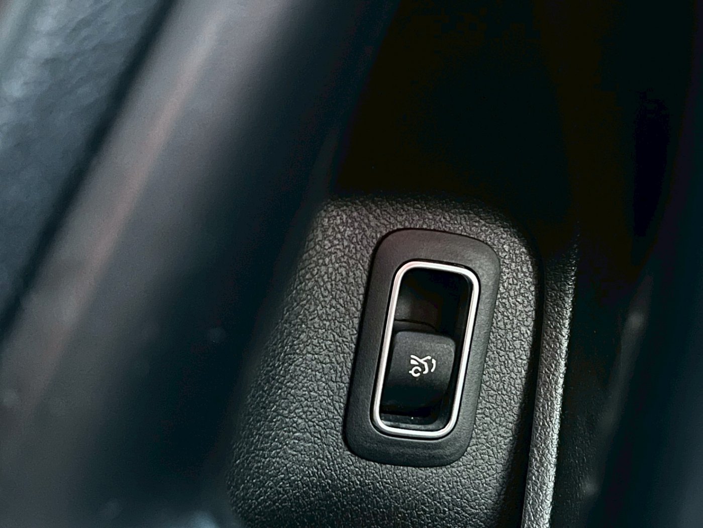 Benz 賓士 ／ A-Class ／ 2019年 ／ 2019年 Benz A200 深灰色 賓士中古車 ／ 九肇匯元汽車 (台南)