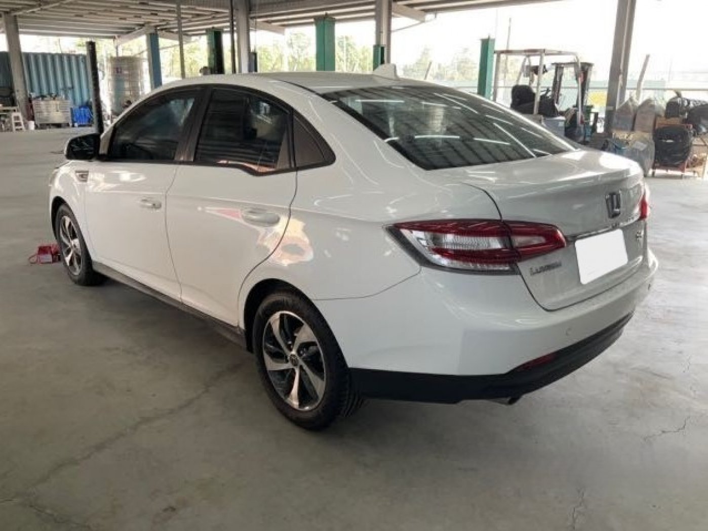 Luxgen 納智捷 ／ S3 ／ 2017年 ／ 2017年 Luxgen S3 白色 納智捷中古車 ／ 高拍