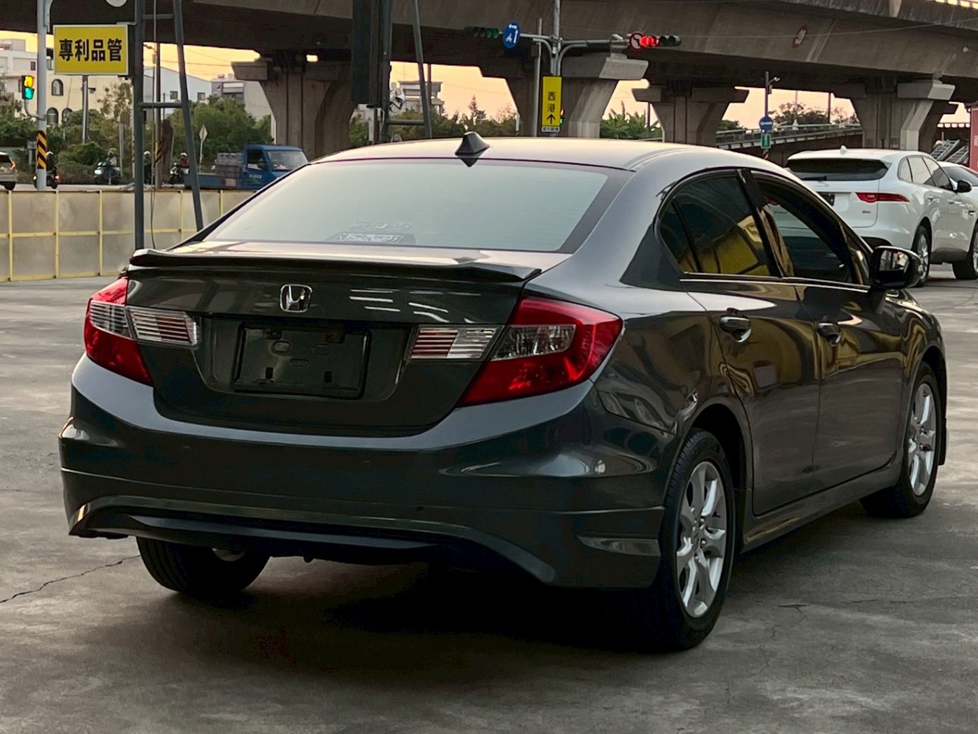 Honda 本田 ／ Civic 喜美 ／ 2013年 ／ 2013年 Honda Civic 深灰色 本田中古車 ／ MG車庫(台南)