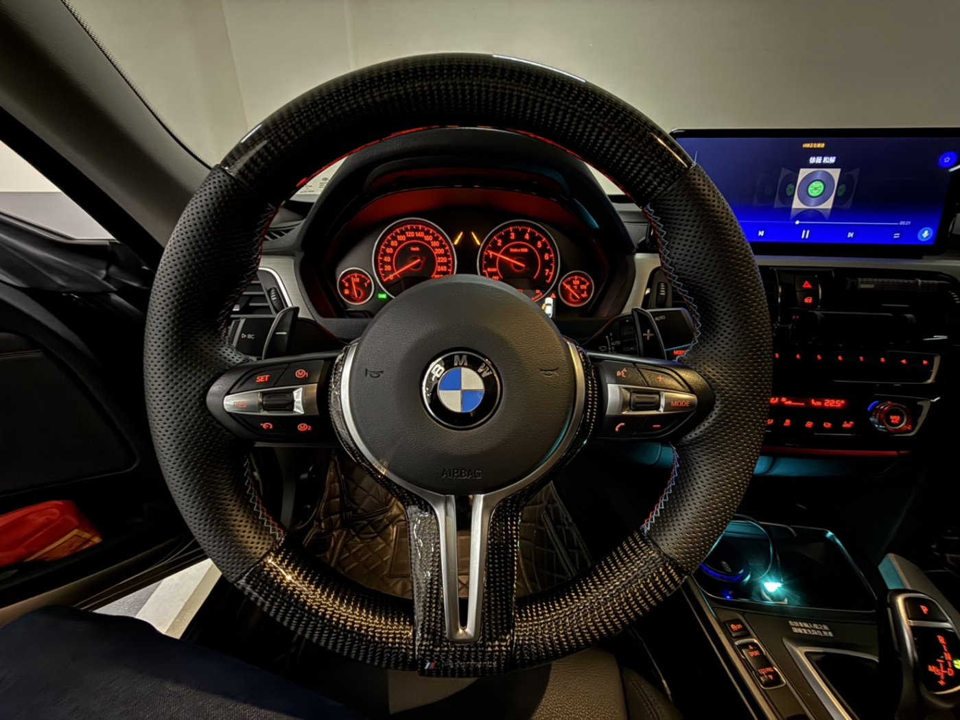 Bmw 寶馬 ／ 3-Series ／ 2017年 ／ 2017年BMW 320I GT 黑色 寶馬中古車 ／ 委外廠商