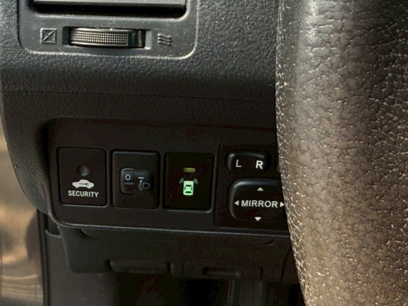 Toyota 豐田 ／ Altis ／ 2011年 ／ 2011年 Toyota Altis 灰色 豐田中古車 ／ 九肇匯元汽車 (台南)