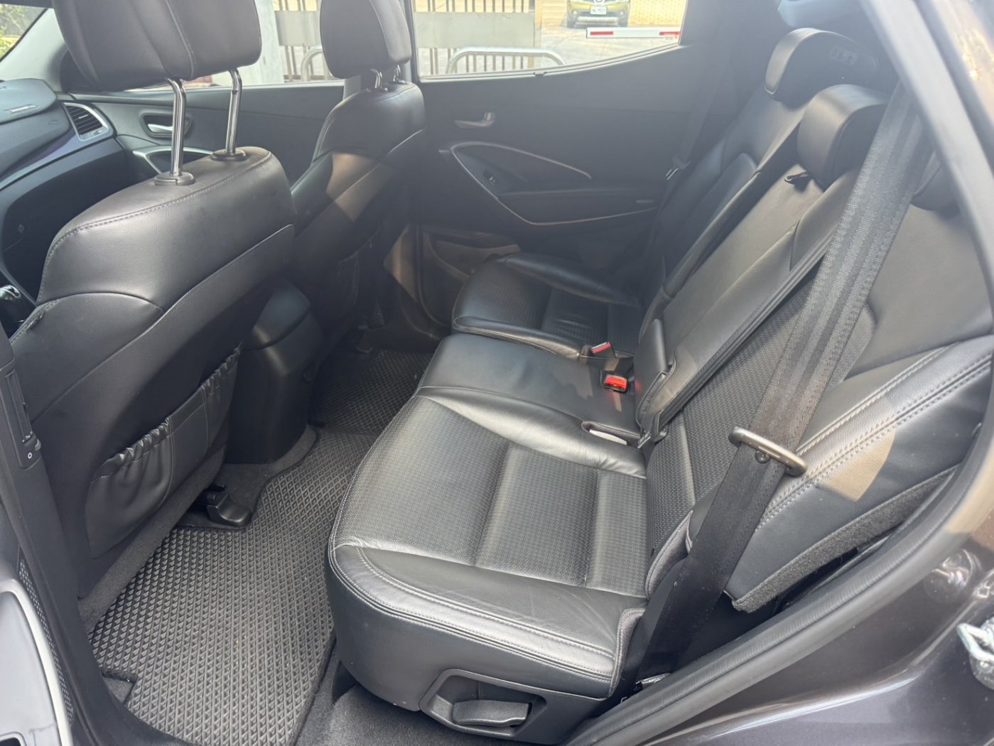 Hyundai 現代 ／ Santa Fe ／ 2019年 ／ 2015年Hyundai Santa Fe 深灰色 現代中古車 ／ 桃園店