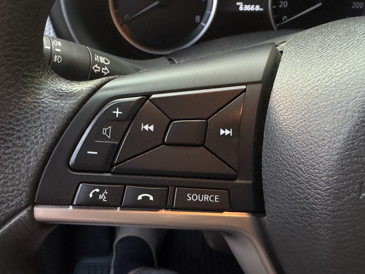 Nissan 日產 ／ Kicks ／ 2022年 ／ 2022年Nissan Kicks 深紅色 日產中古車 ／ 九肇匯元汽車 (台南)