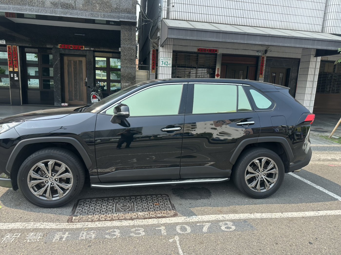 Toyota 豐田 ／ RAV4 ／ 2023年 ／ 2023年Toyota RAV4 黑色 豐田中古車 ／ 九肇匯元汽車 (台南)