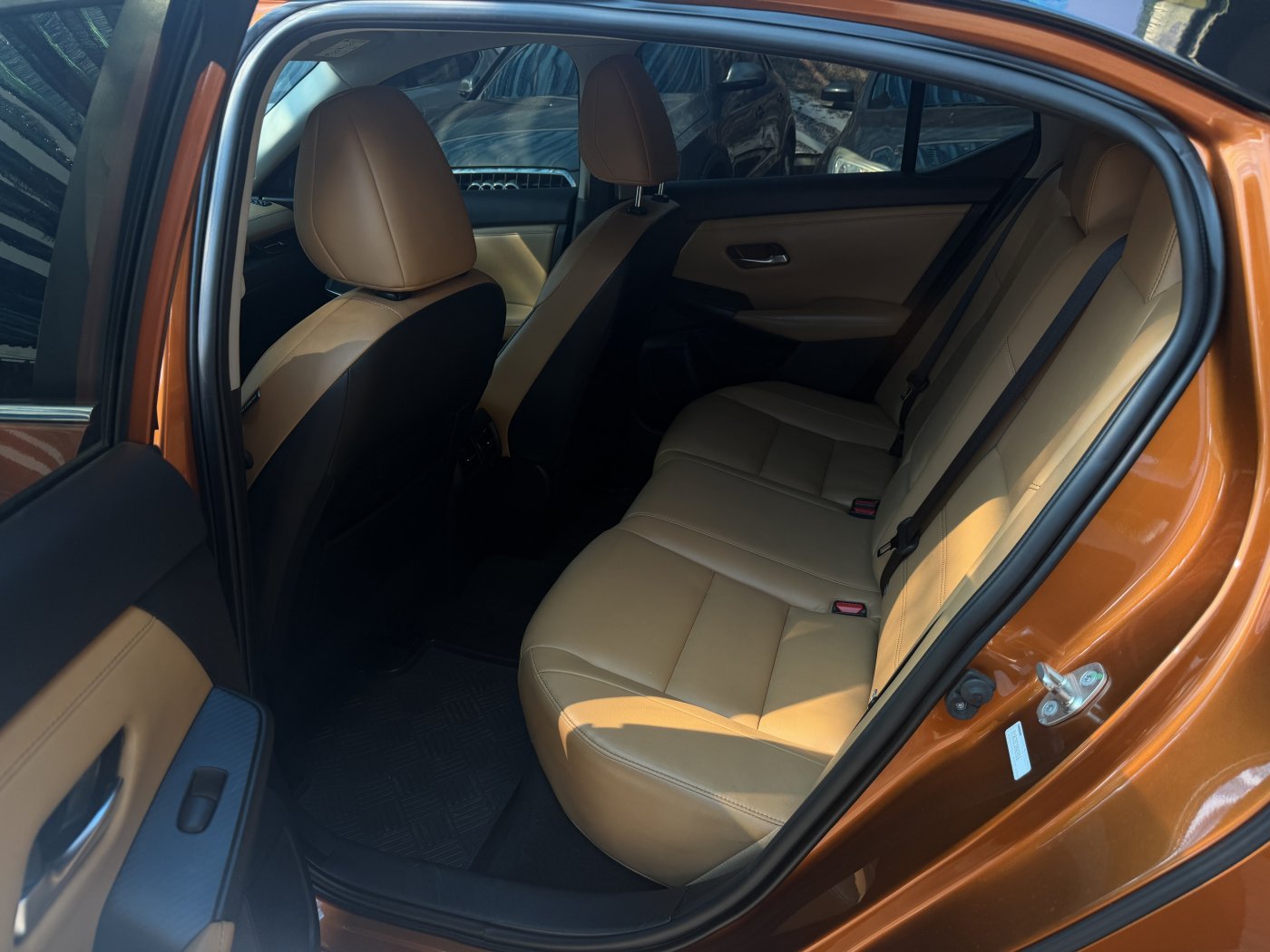 Nissan 日產 ／ Super Sentra ／ 2021年 ／ 2021年 Nissan Super Sentra 黑橙黃色 日產中古車 ／ MG車庫(台南)