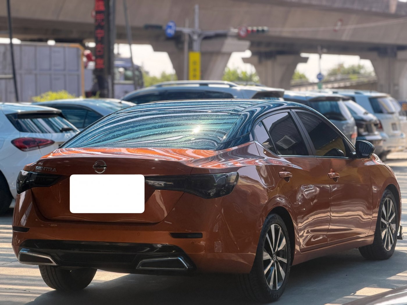 Nissan 日產 ／ Super Sentra ／ 2021年 ／ 2021年 Nissan Super Sentra 黑橙黃色 日產中古車 ／ MG車庫(台南)