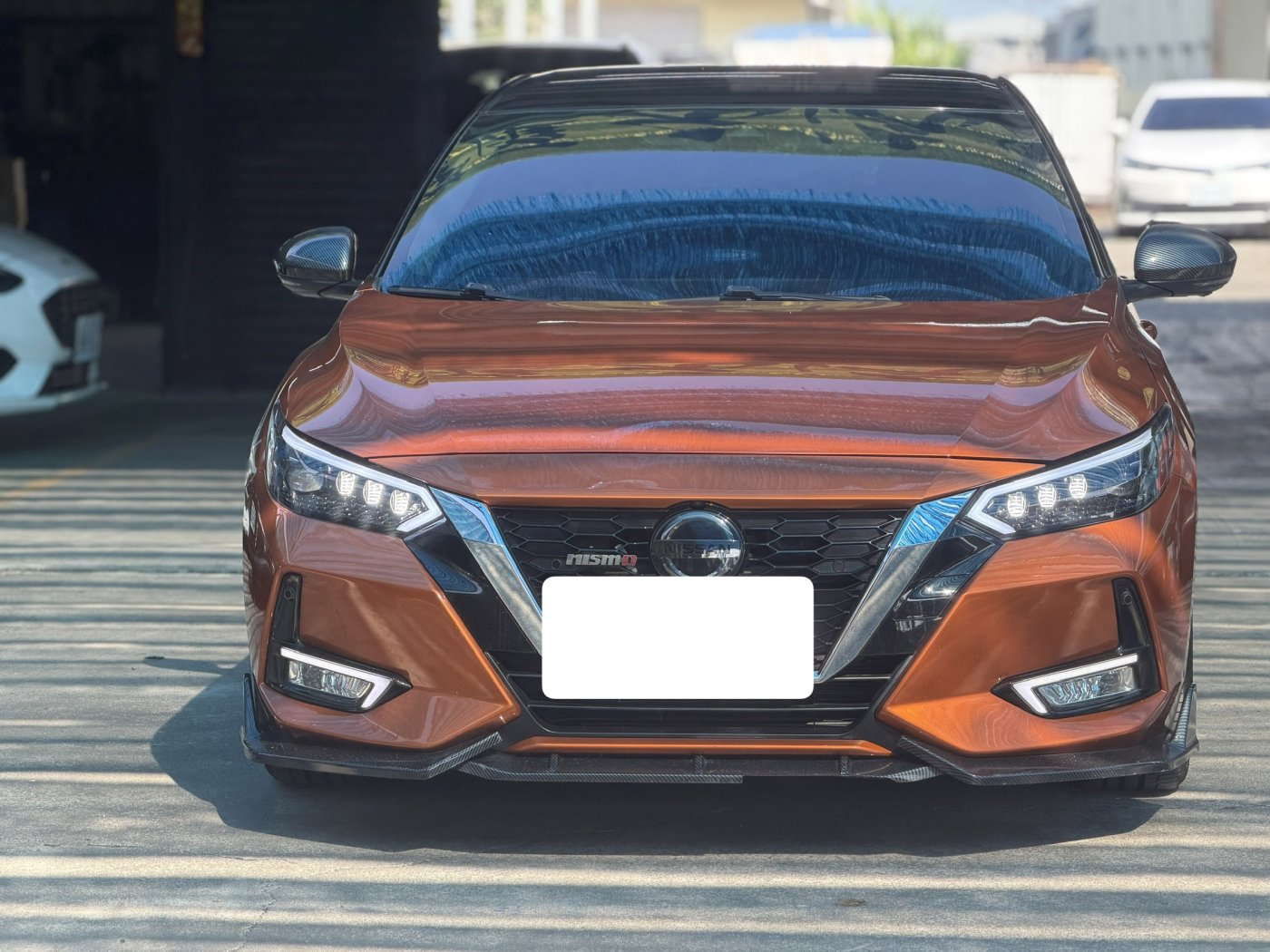 Nissan 日產 ／ Super Sentra ／ 2021年 ／ 2021年 Nissan Super Sentra 黑橙黃色 日產中古車 ／ MG車庫(台南)