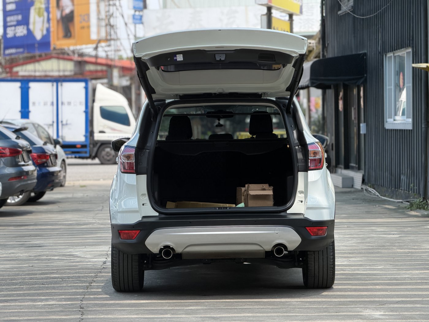 Ford 福特 ／ Kuga ／ 2018年 ／ 2018年 Ford Kuga 白色 福特中古車 ／ 安南店(台南)