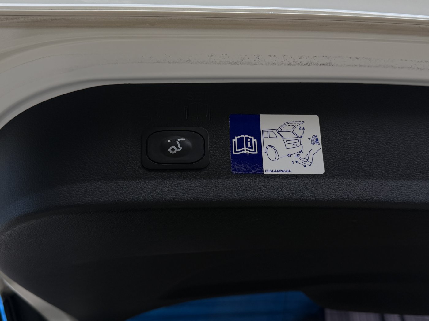 Ford 福特 ／ Kuga ／ 2018年 ／ 2018年 Ford Kuga 白色 福特中古車 ／ 安南店(台南)