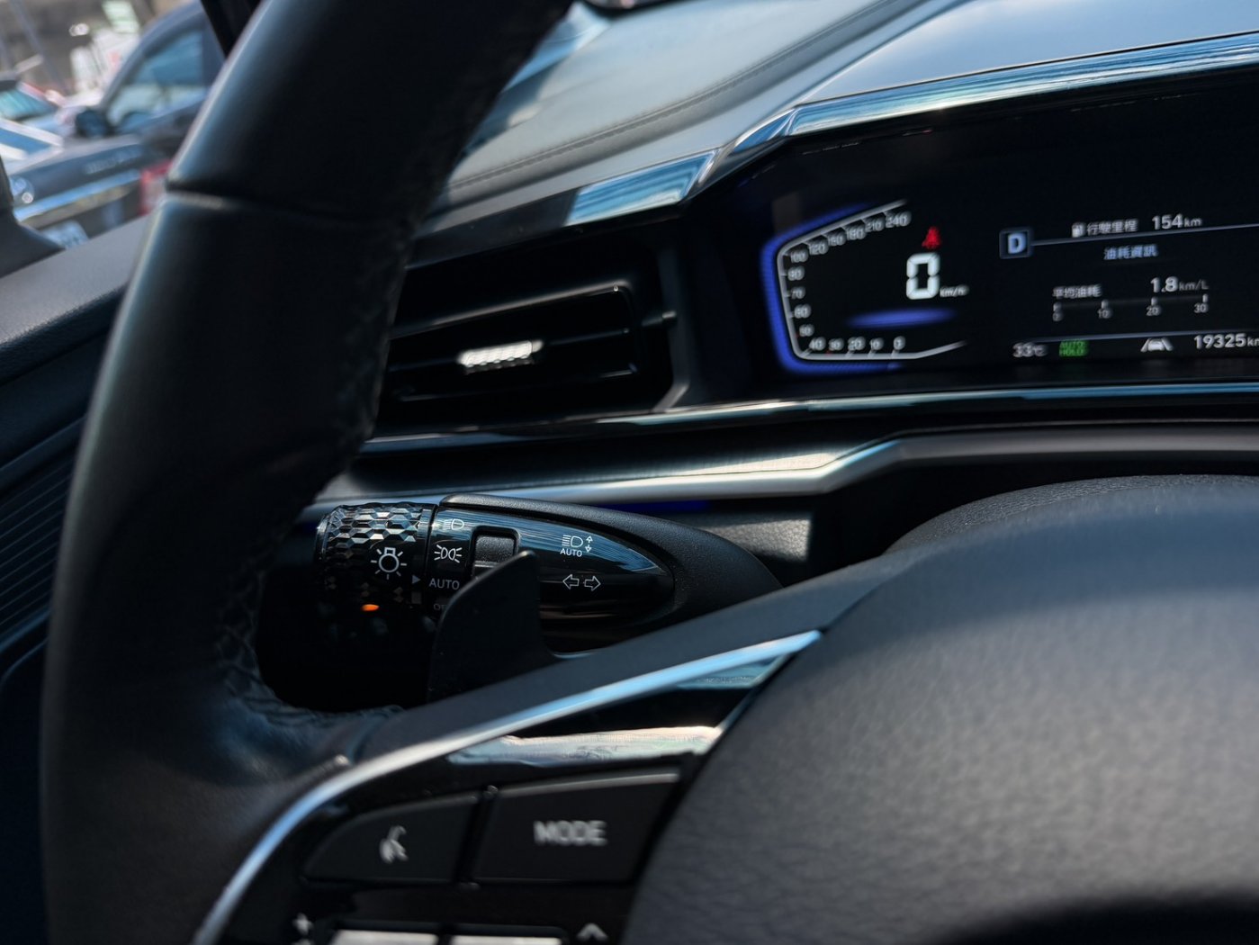 Hyundai 現代 ／ Custin ／ 2023年 ／ 2023年 Hyundai Custin 灰色 現代休旅車 ／ 九肇匯元汽車 (台南)