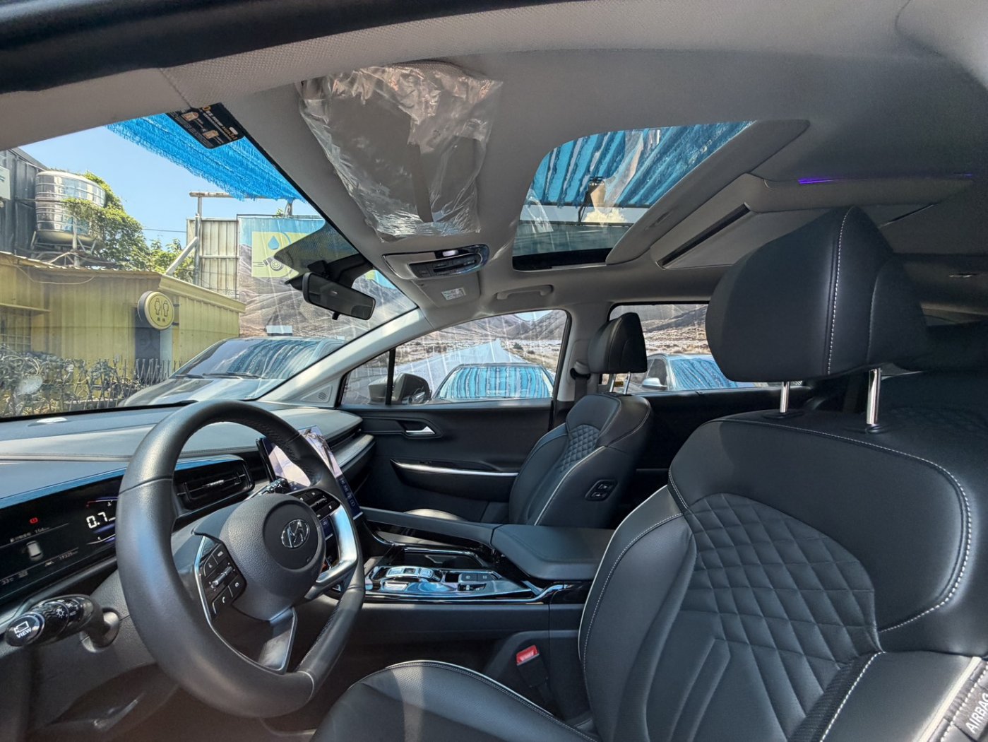 Hyundai 現代 ／ Custin ／ 2023年 ／ 2023年 Hyundai Custin 灰色 現代休旅車 ／ 九肇匯元汽車 (台南)