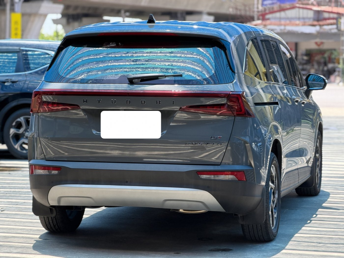 Hyundai 現代 ／ Custin ／ 2023年 ／ 2023年 Hyundai Custin 灰色 現代休旅車 ／ 九肇匯元汽車 (台南)