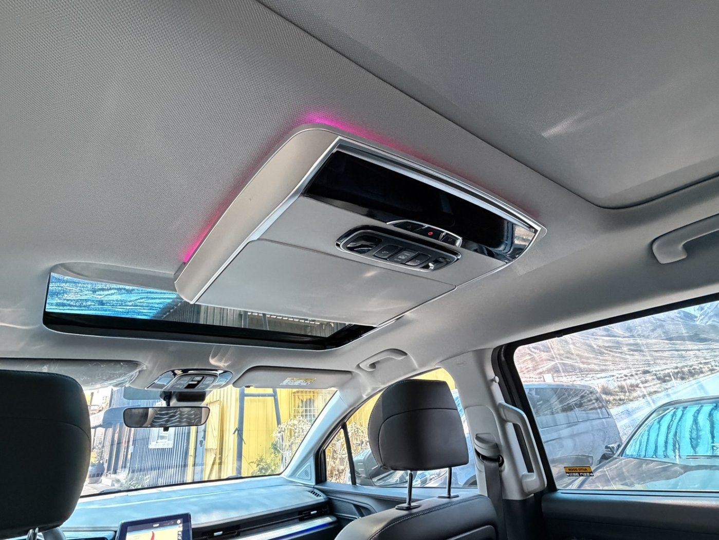Hyundai 現代 ／ Custin ／ 2023年 ／ 2023年 Hyundai Custin 灰色 現代休旅車 ／ 九肇匯元汽車 (台南)