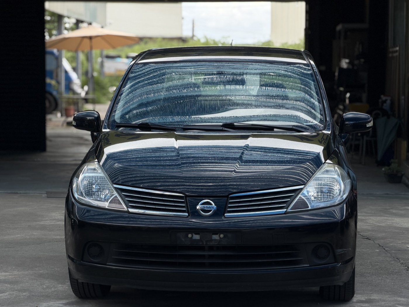 Nissan 日產 ／ Tiida ／ 2012年 ／ 2012年Nissan Tiida 黑色 日產中古車 ／ 佳里興店(台南)