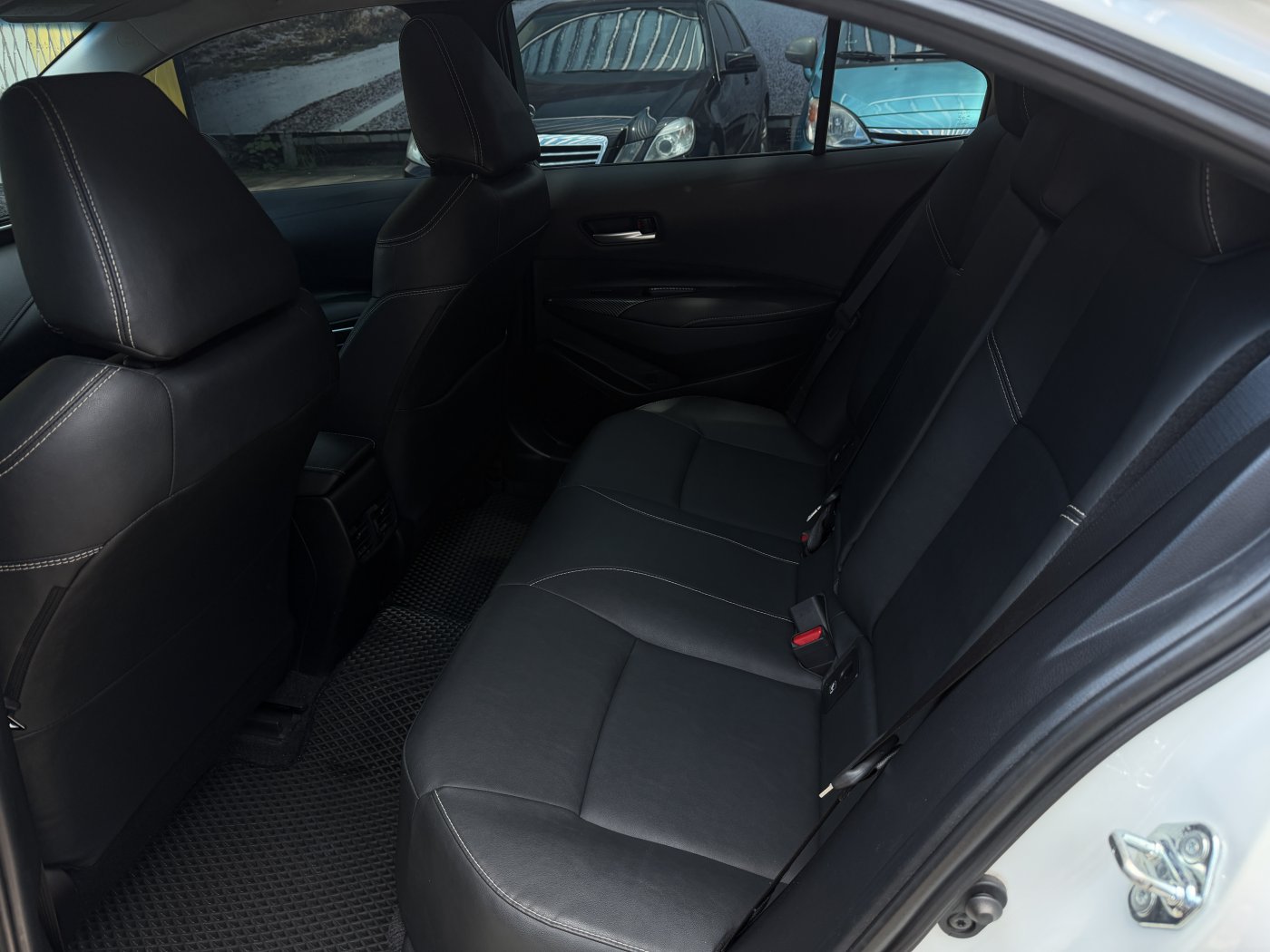 Toyota 豐田 ／ Altis ／ 2021年 ／ 2021年 Toyota Altis 白色 豐田中古車 ／ 安南店(台南)