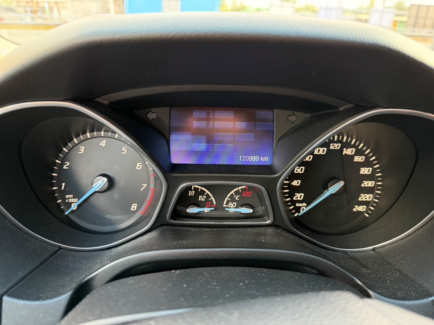 Ford 福特 ／ Focus ／ 2015年 ／ 2015年 Ford Focus 白色 福特中古車 ／ 九肇匯元汽車 (台南)