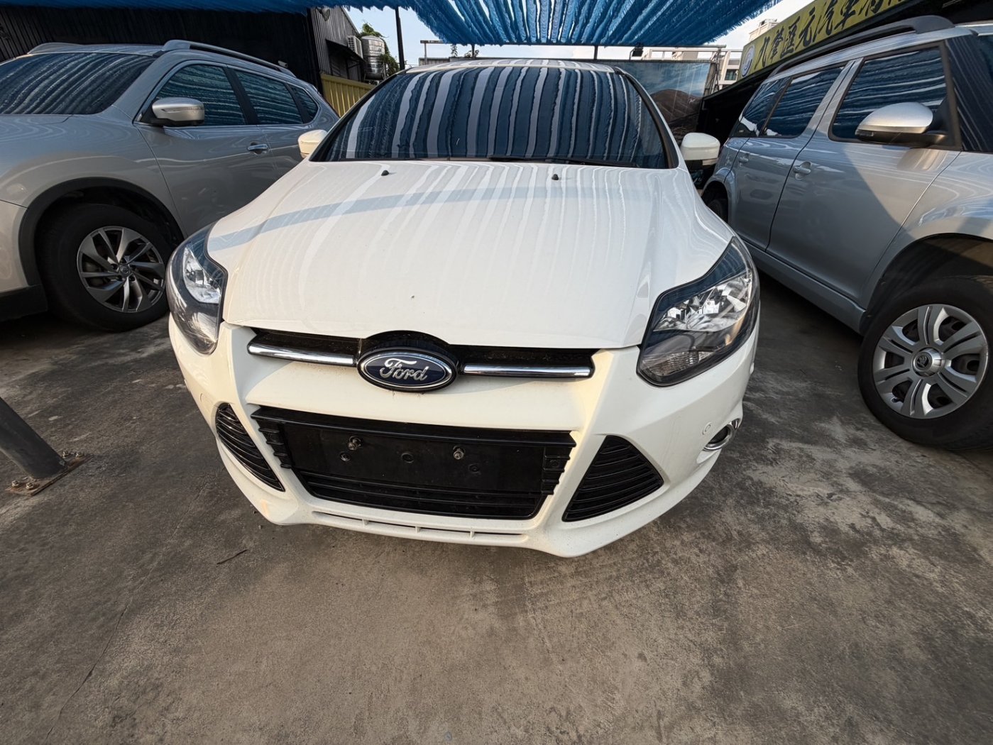 Ford 福特 ／ Focus ／ 2015年 ／ 2015年 Ford Focus 白色 福特中古車 ／ 九肇匯元汽車 (台南)