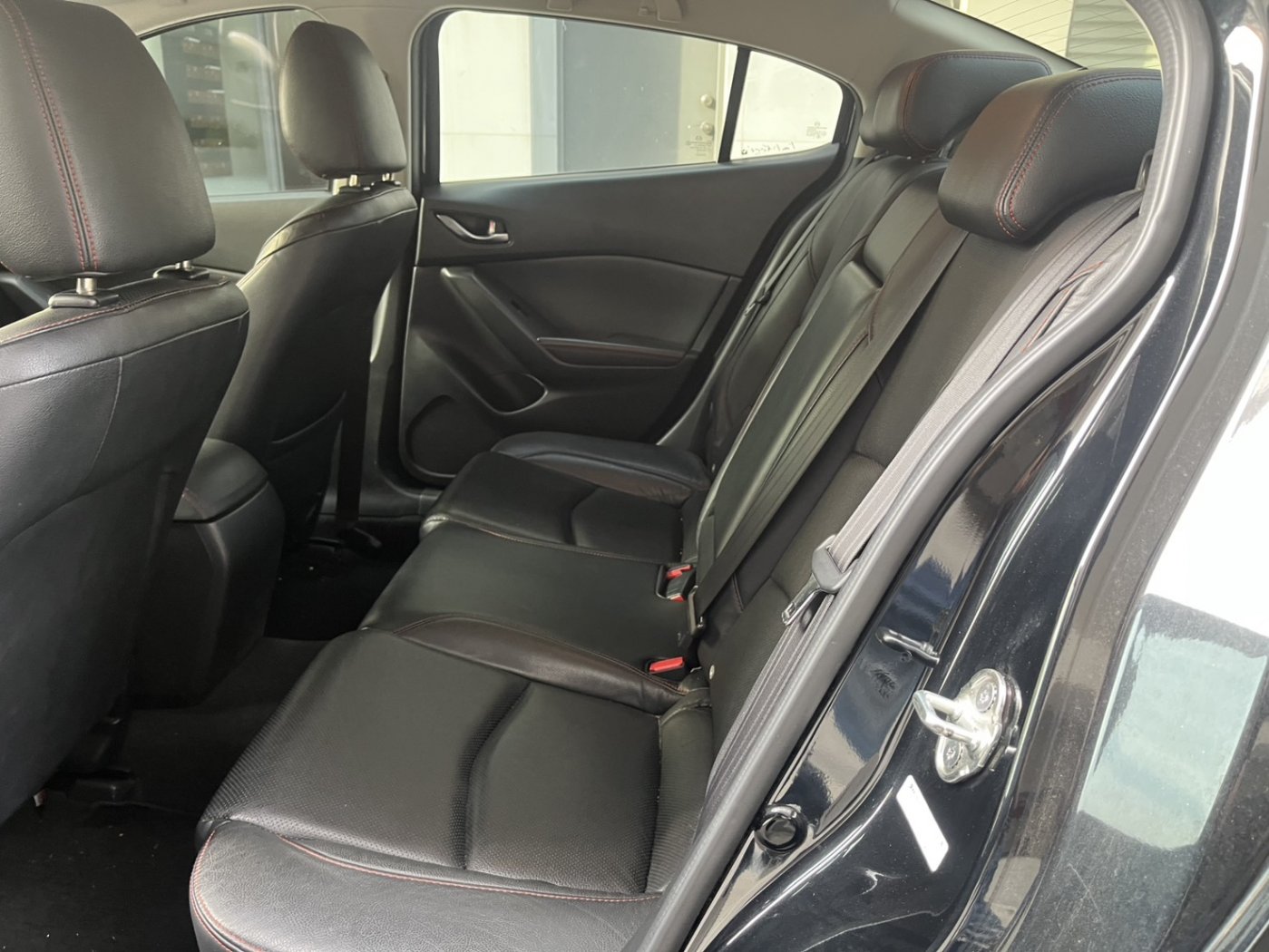 Mazda 馬自達 ／ Mazda 3 ／ 2015年 ／ 2015年Mazda 3 黑色 馬自達中古車 ／ 九肇匯元汽車 (台南)