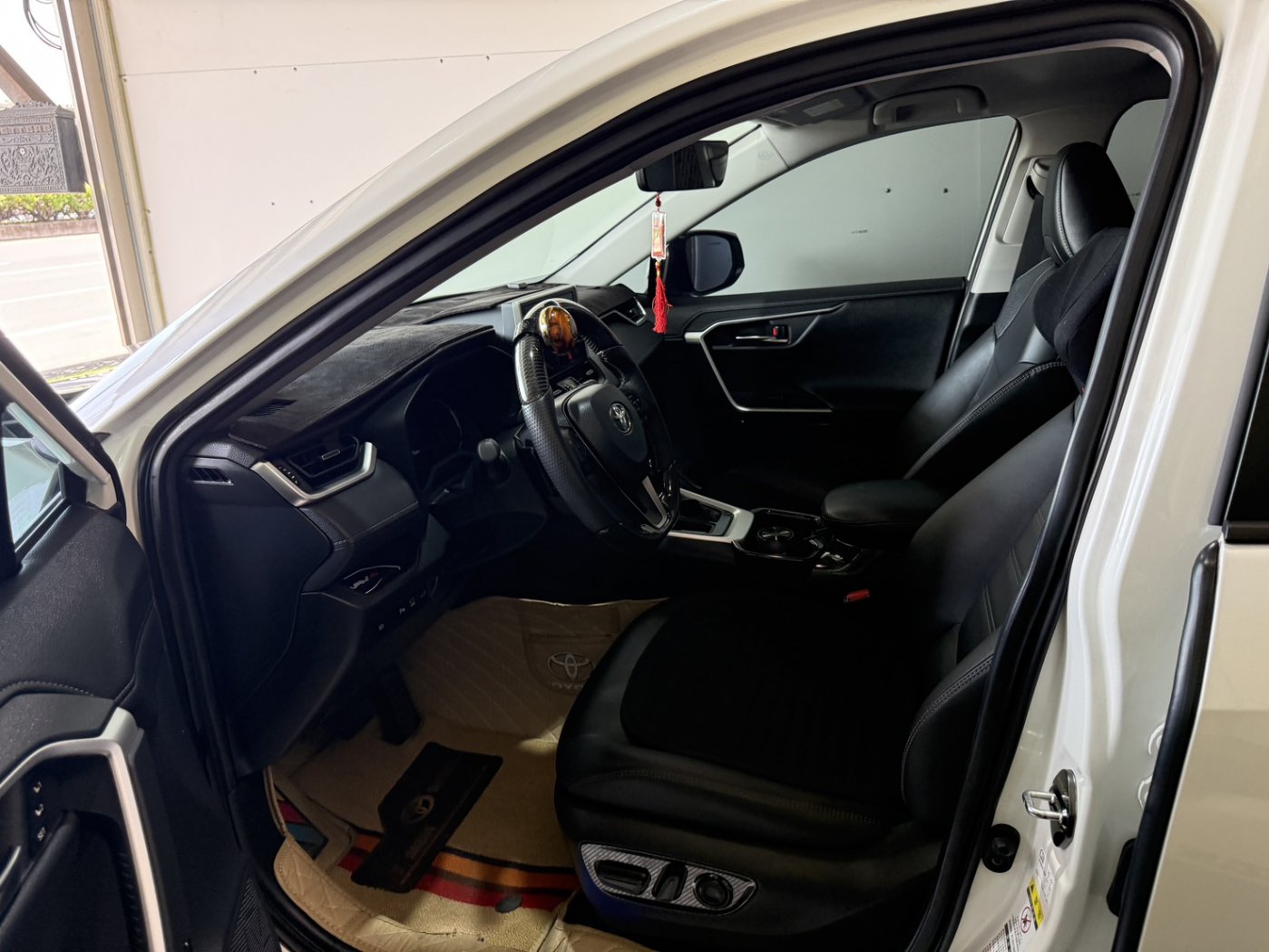Toyota 豐田 ／ RAV4 ／ 2022年 ／ 2022年Toyota RAV4 白色 豐田中古車 ／ 待入庫