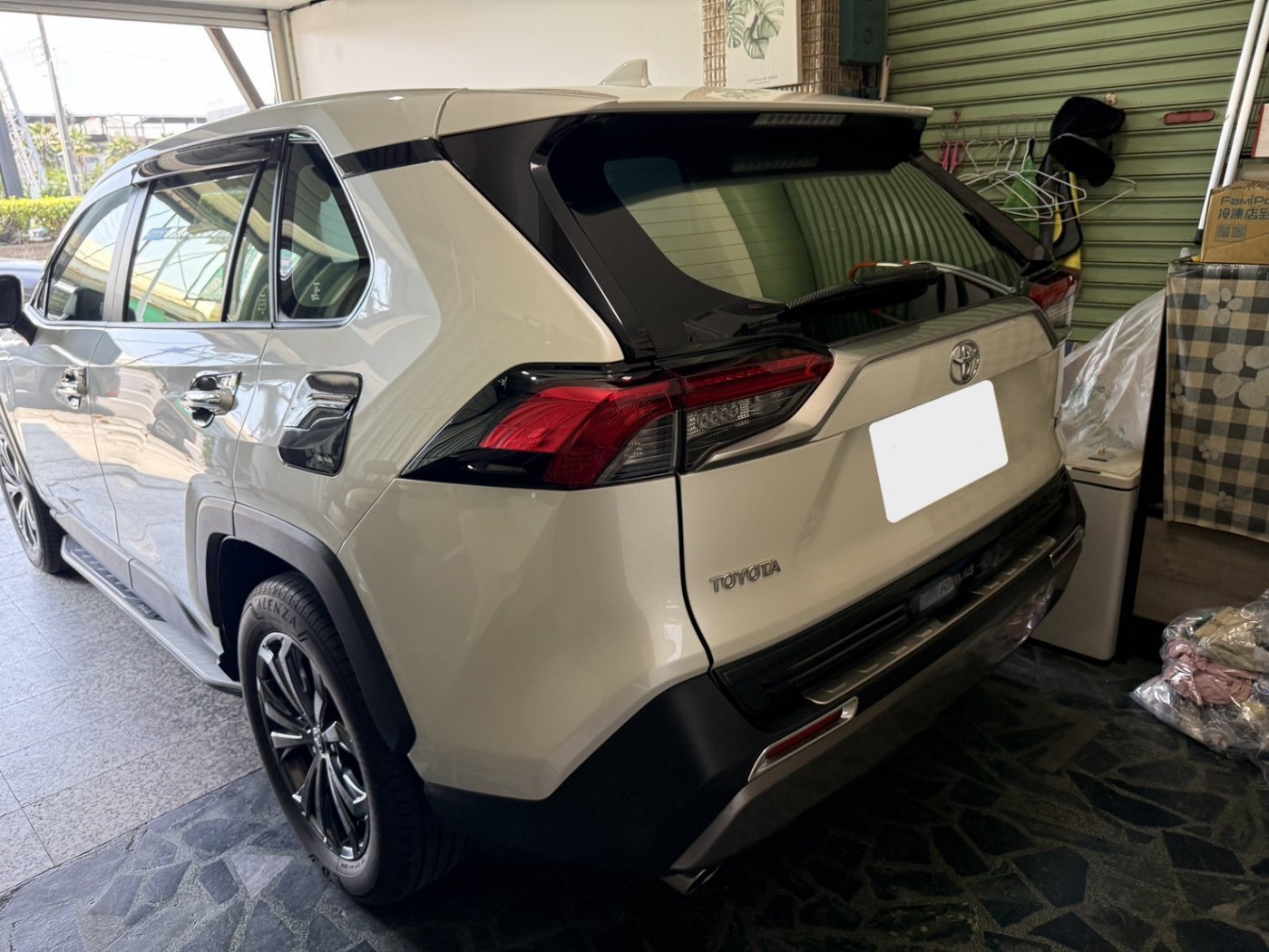 Toyota 豐田 ／ RAV4 ／ 2022年 ／ 2022年Toyota RAV4 白色 豐田中古車 ／ 待入庫