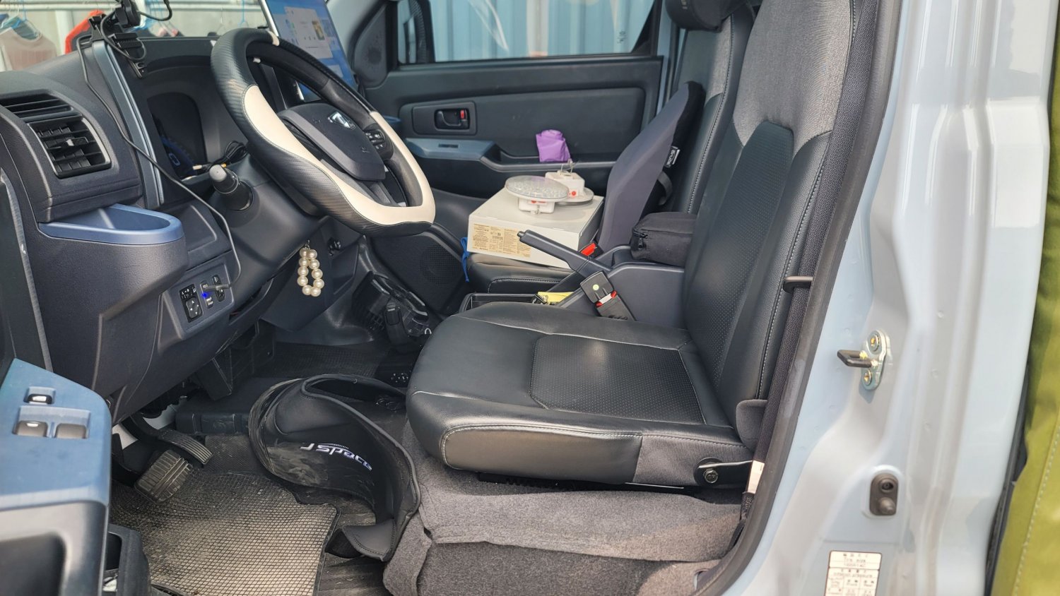 Mitsubishi 三菱 ／ J-SPACE ／ 2024年 ／ 2024年 Mitsubishi J-SPACE 淺灰色 三菱中古車 ／ 待入庫