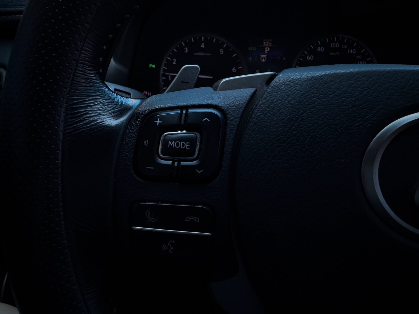Lexus 凌志 ／ NX 系列 ／ 2015年 ／ 2015年Lexus NX200T 淺棕色 凌志中古車 ／ 九肇匯元汽車 (台南)