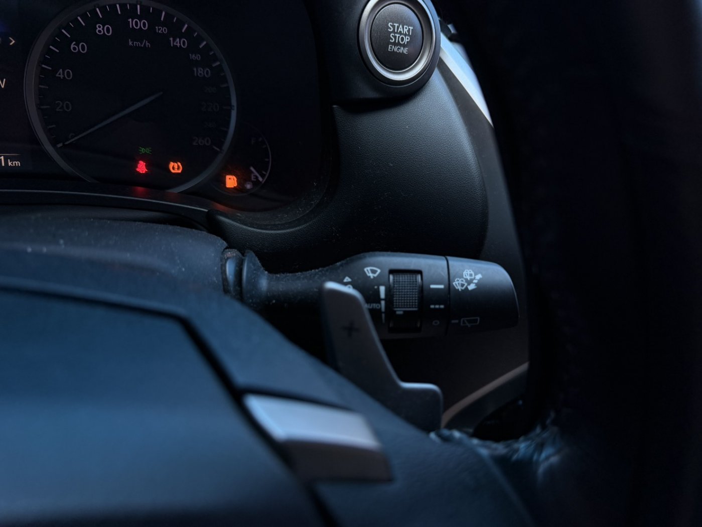 Lexus 凌志 ／ NX 系列 ／ 2015年 ／ 2015年Lexus NX200T 淺棕色 凌志中古車 ／ 九肇匯元汽車 (台南)