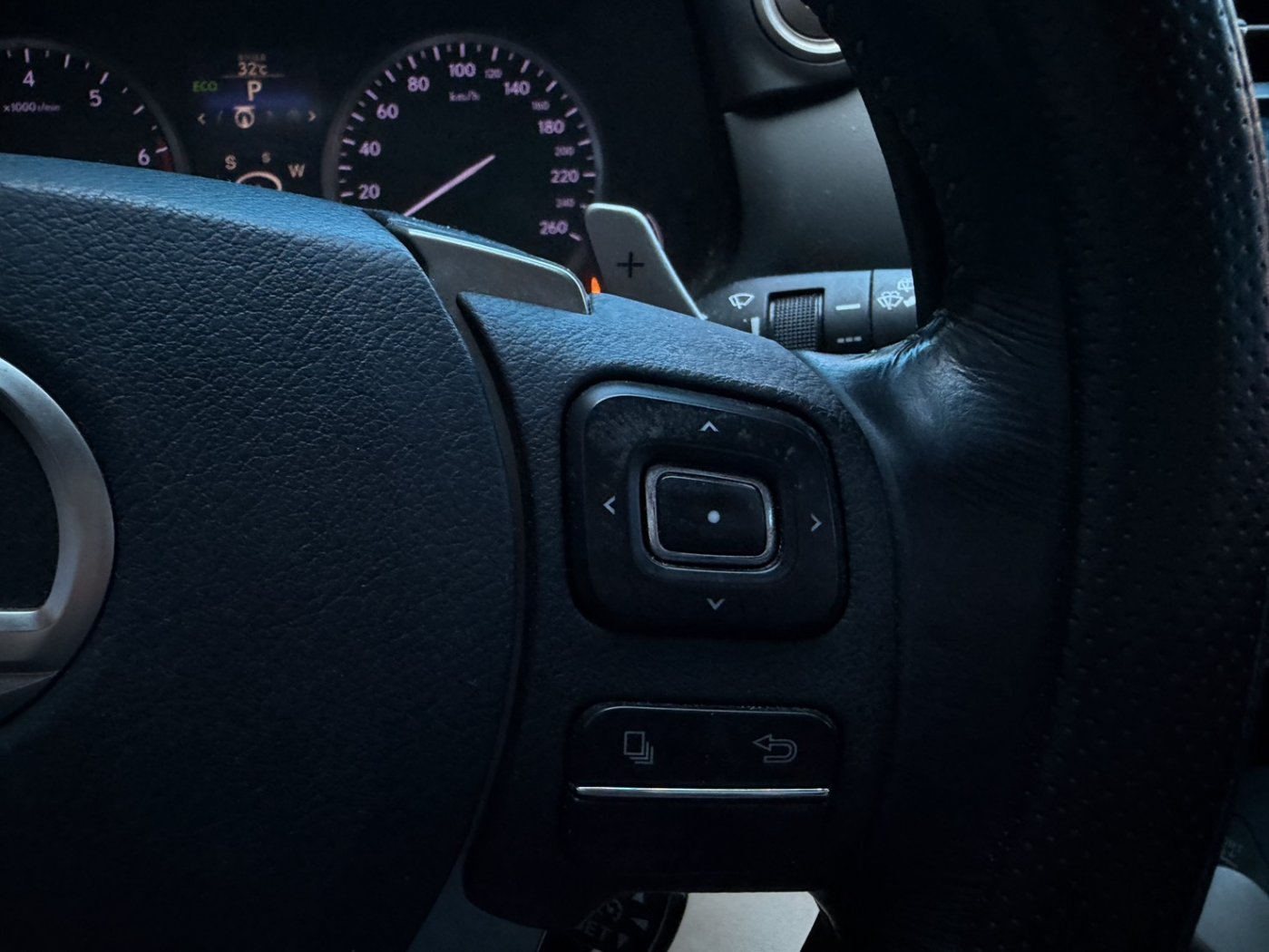 Lexus 凌志 ／ NX 系列 ／ 2015年 ／ 2015年Lexus NX200T 淺棕色 凌志中古車 ／ 九肇匯元汽車 (台南)