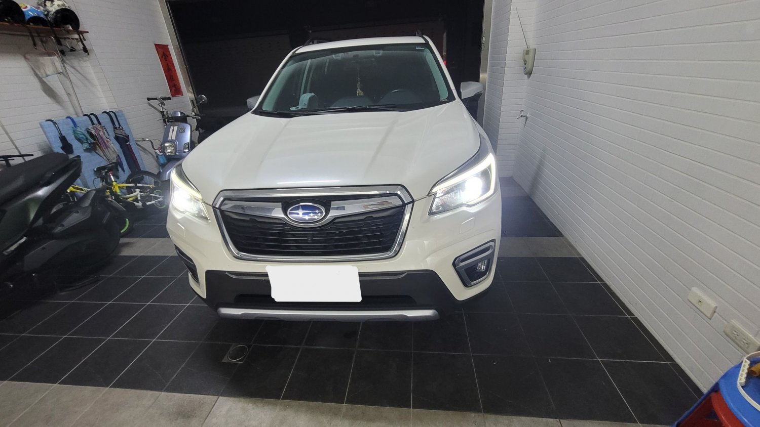Subaru 速霸陸 ／ Forester ／ 2021年 ／ 2019年 Subaru Forester 白色 速霸陸中古休旅車 ／ 待入庫