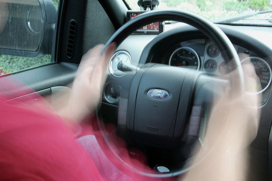過多的震動現象,通常就表示車輛某部位可能以受損。 摘自trucktrend.co... 過多的震動現象,通常就表示車輛某部位可能以受損。 摘自trucktrend.co...